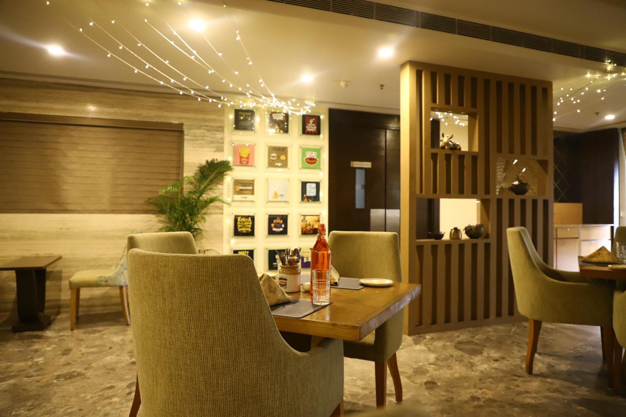 Efcee Sarovar Premiere Bhavnagar Exterior foto